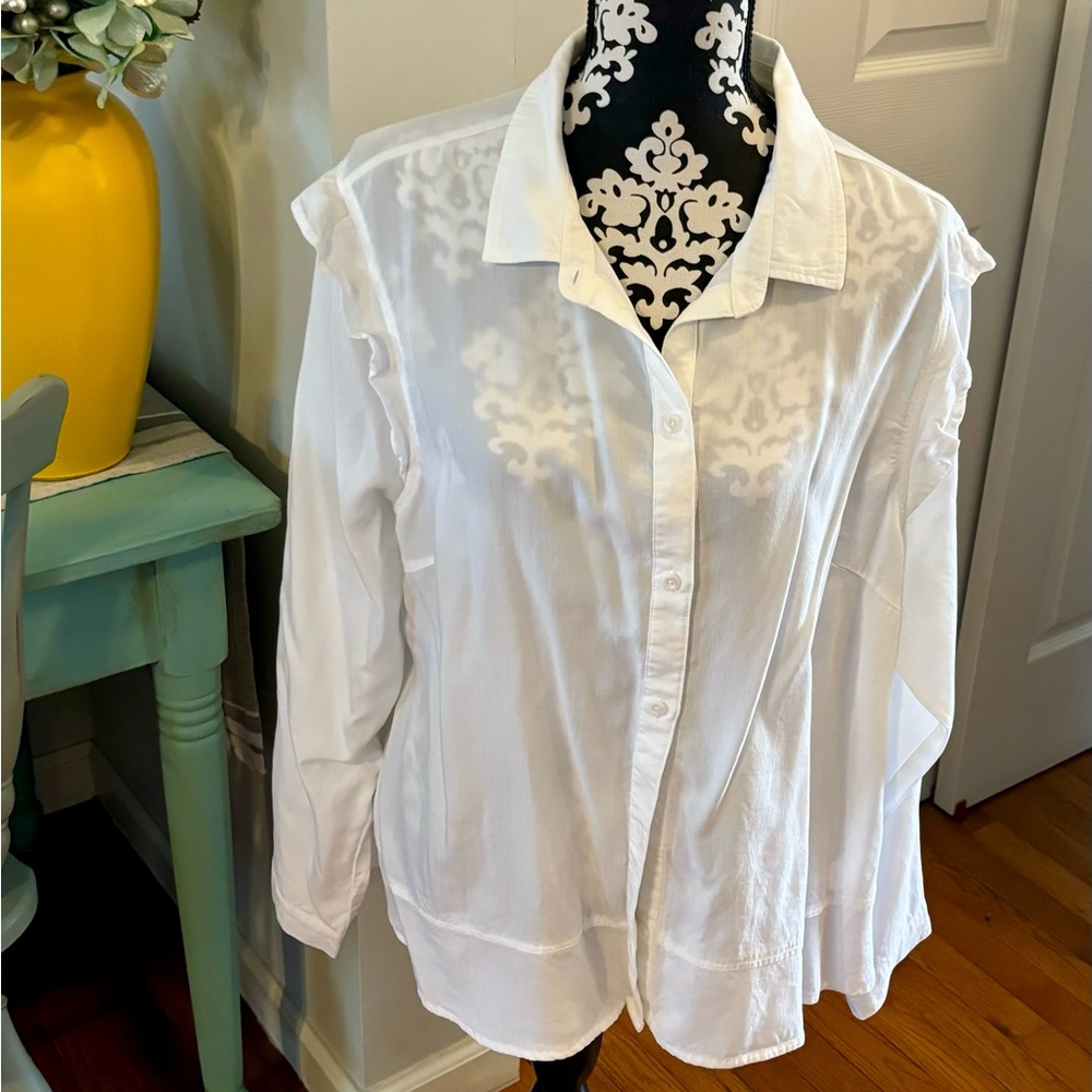 Side Stitch Sz XL White Long Sleeve Button Up Shirt Ruffled Shoulder Peplum Hem